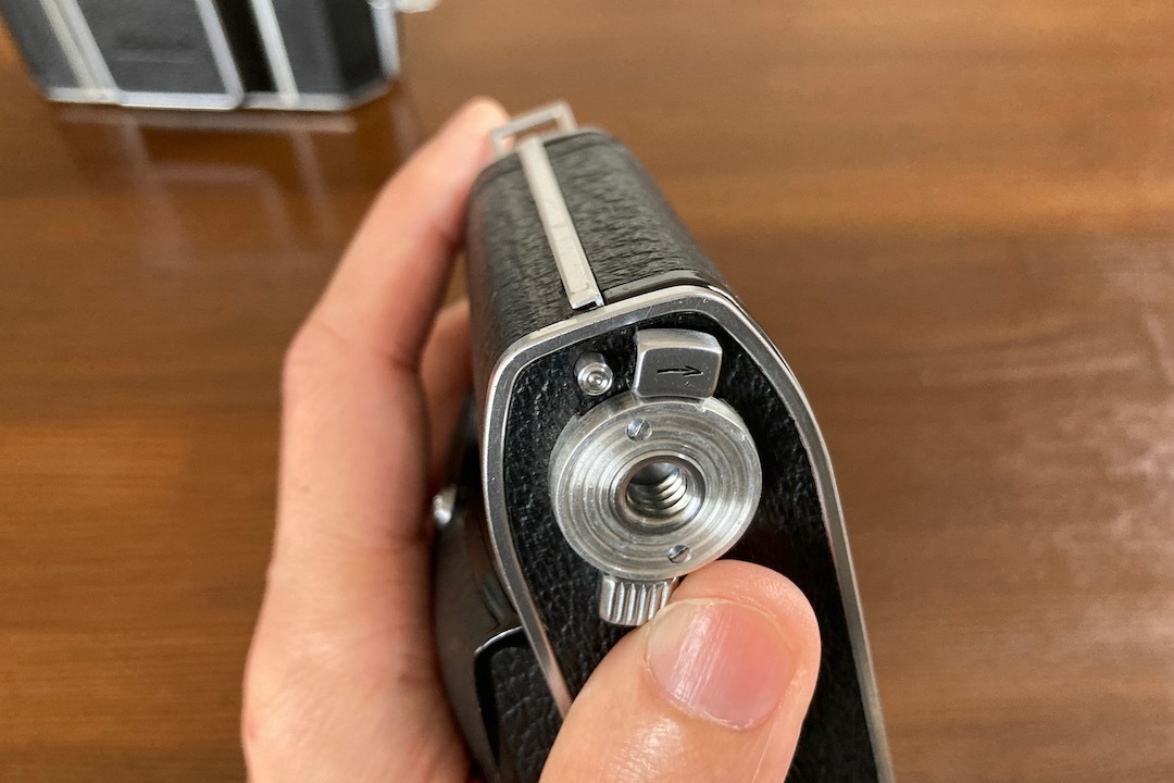 Kodak Retina ⅢC 裏蓋開けボタン